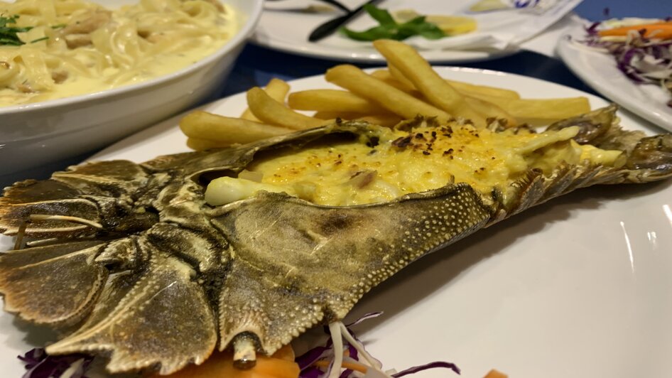مطاعم بحرية الرياض - مطعم المحار الذهبي للمأكولات البحرية