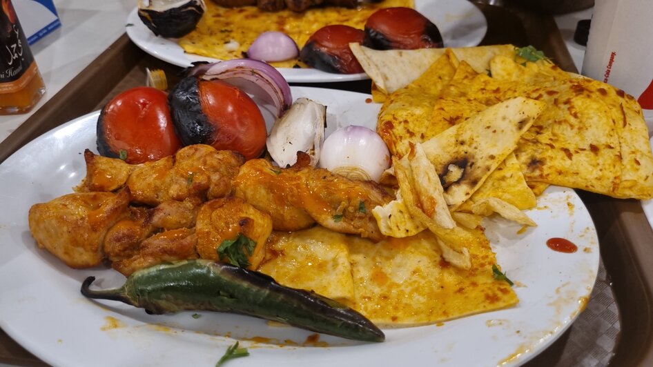 مطاعم طريق الملك عبدالله الرياض - مطعم ماما نورة
